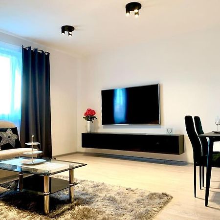 Spacious Apartment Near Hockey And Football Arena Pressburg Exterior foto